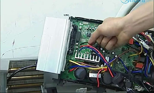 吐鲁番美的空调电话是多少